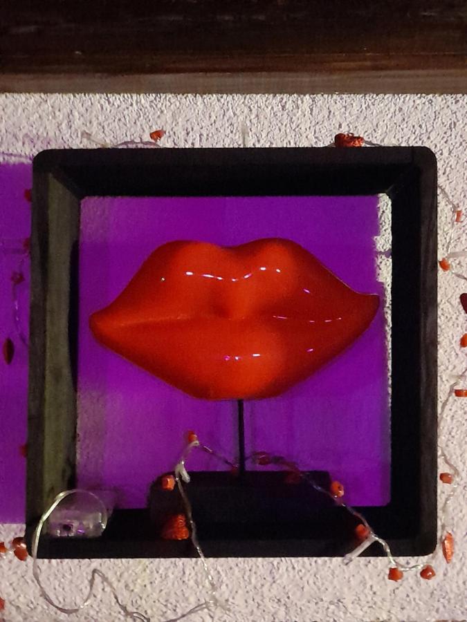 Love Room Le Rouge Et Noir Барр Экстерьер фото