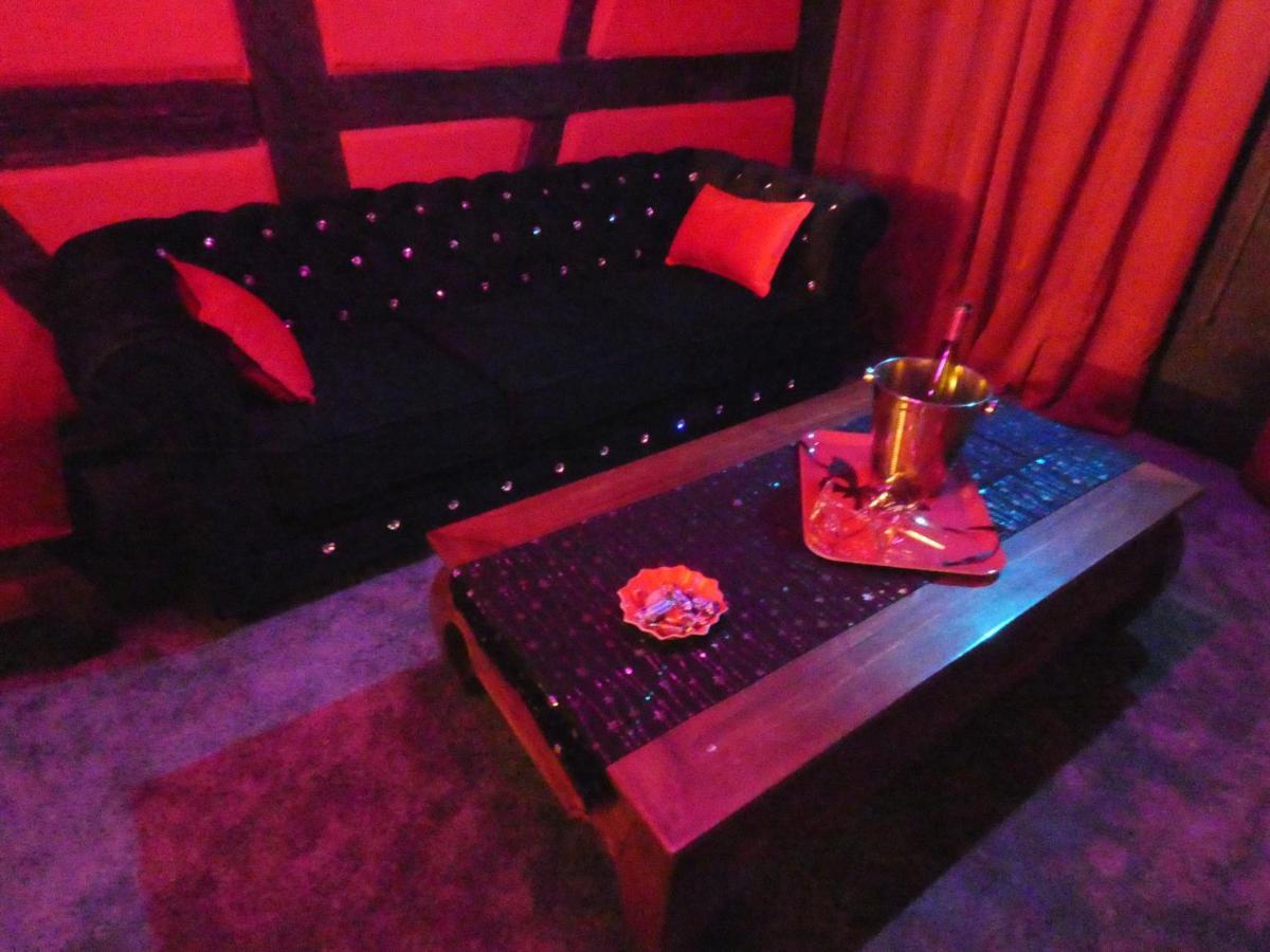 Love Room Le Rouge Et Noir Барр Экстерьер фото