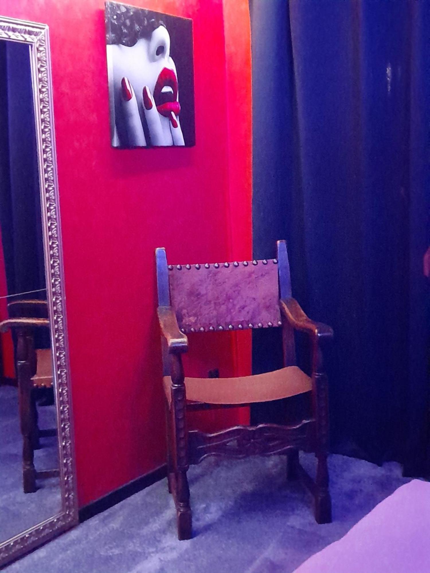 Love Room Le Rouge Et Noir Барр Экстерьер фото