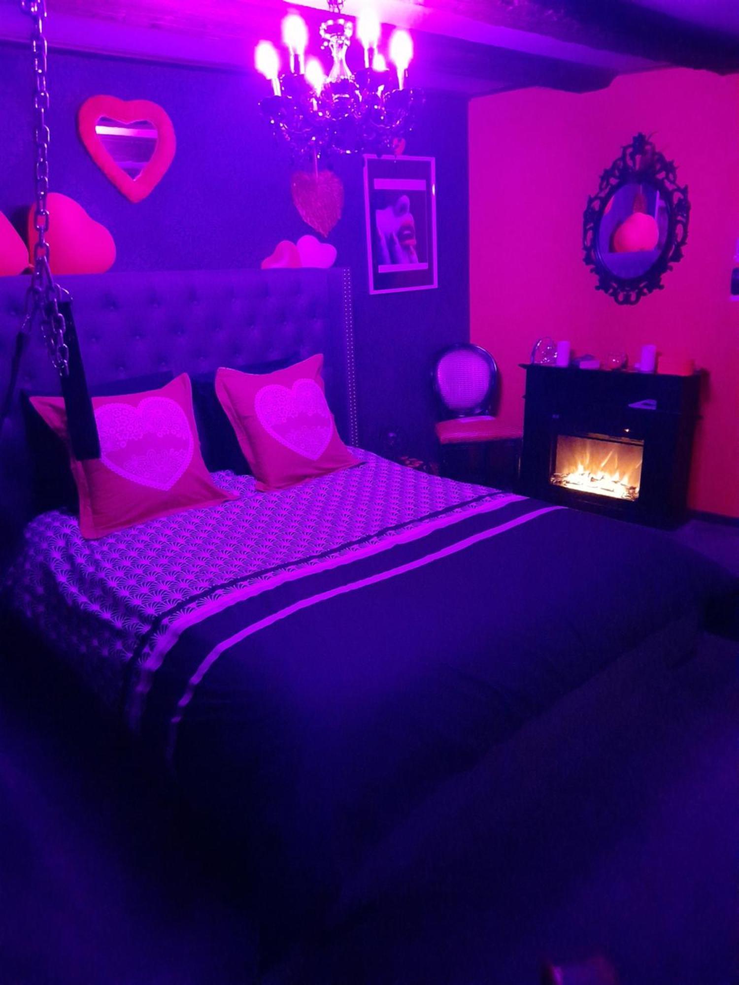 Love Room Le Rouge Et Noir Барр Экстерьер фото