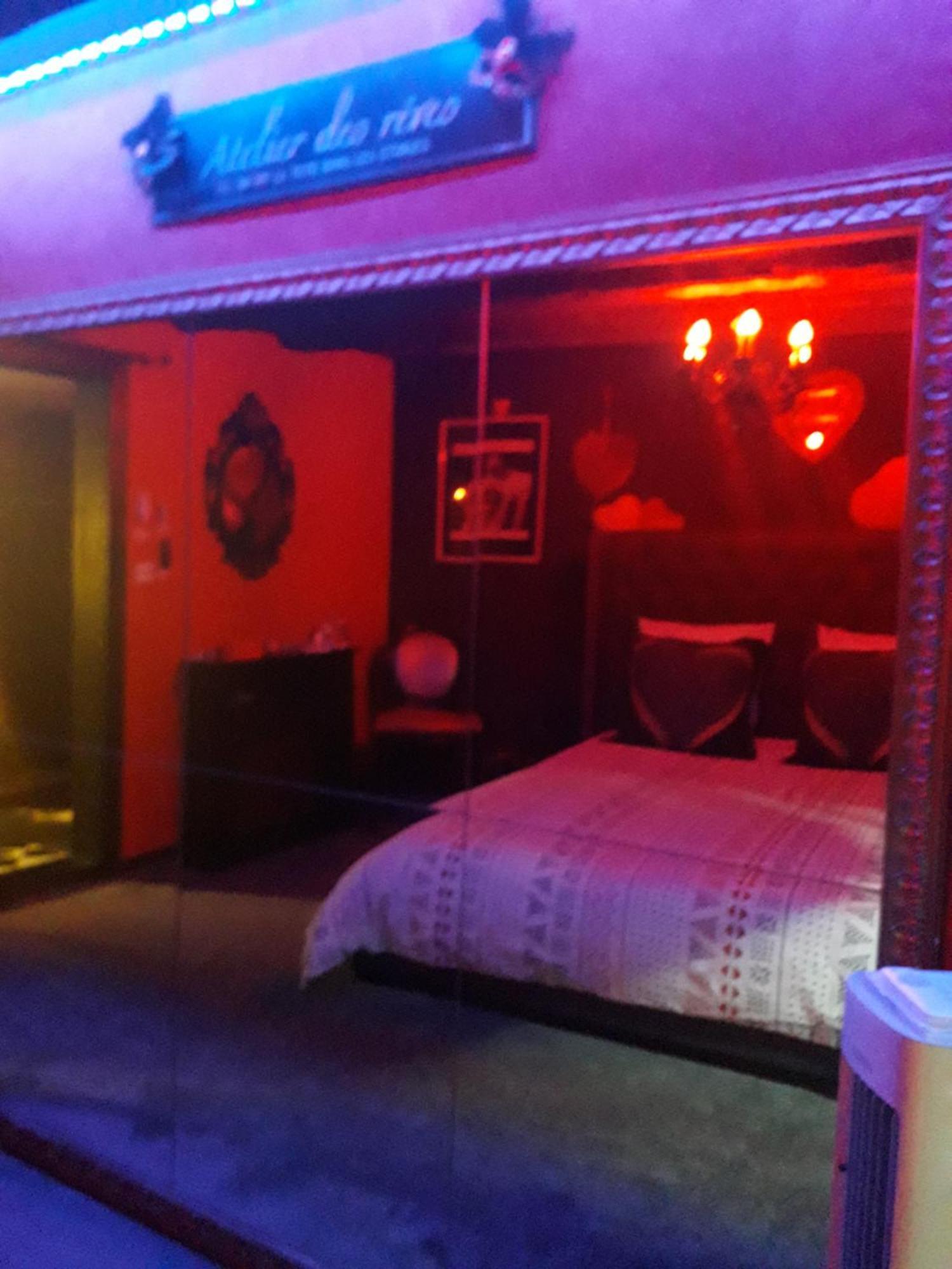 Love Room Le Rouge Et Noir Барр Экстерьер фото