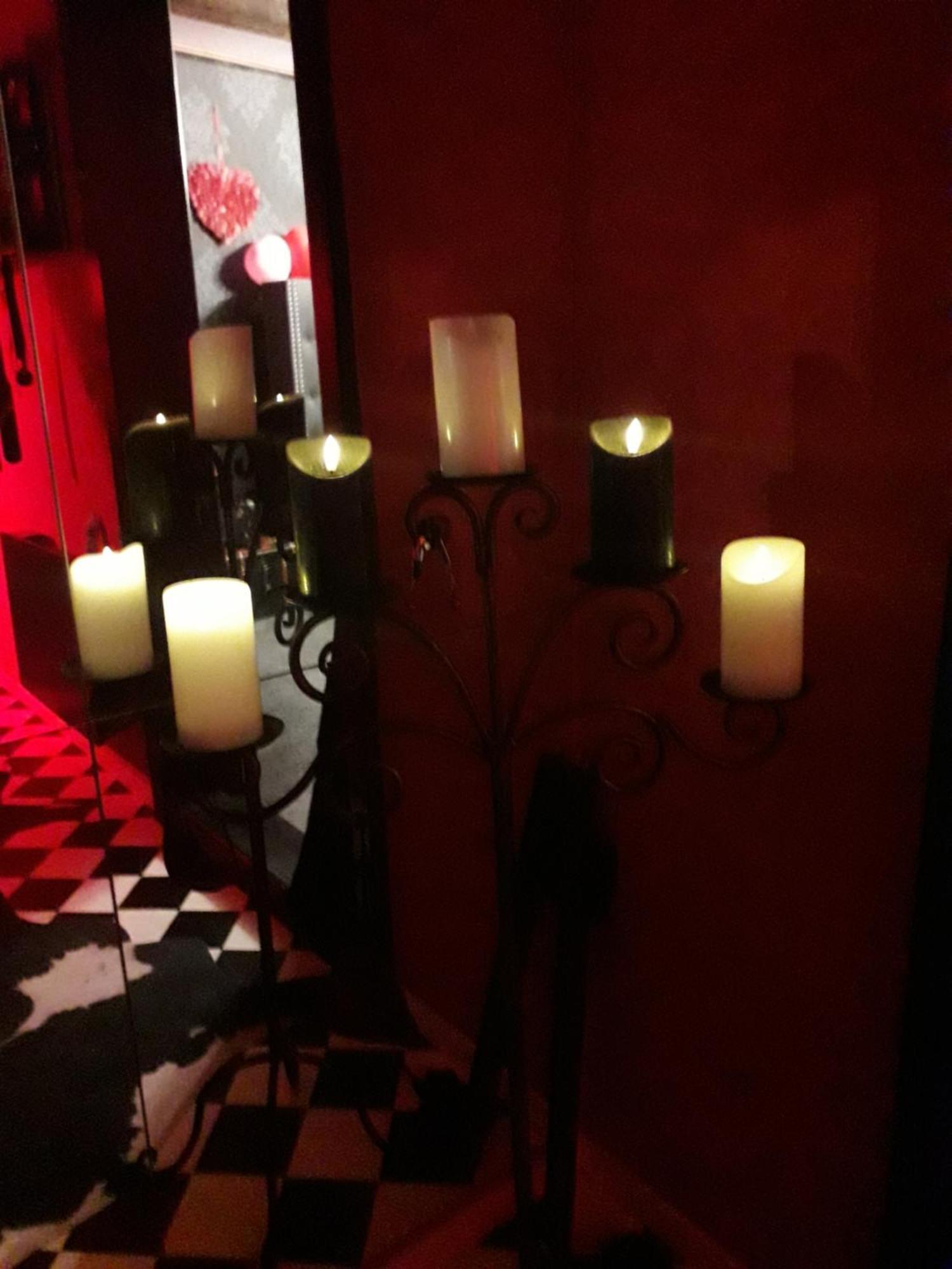 Love Room Le Rouge Et Noir Барр Экстерьер фото