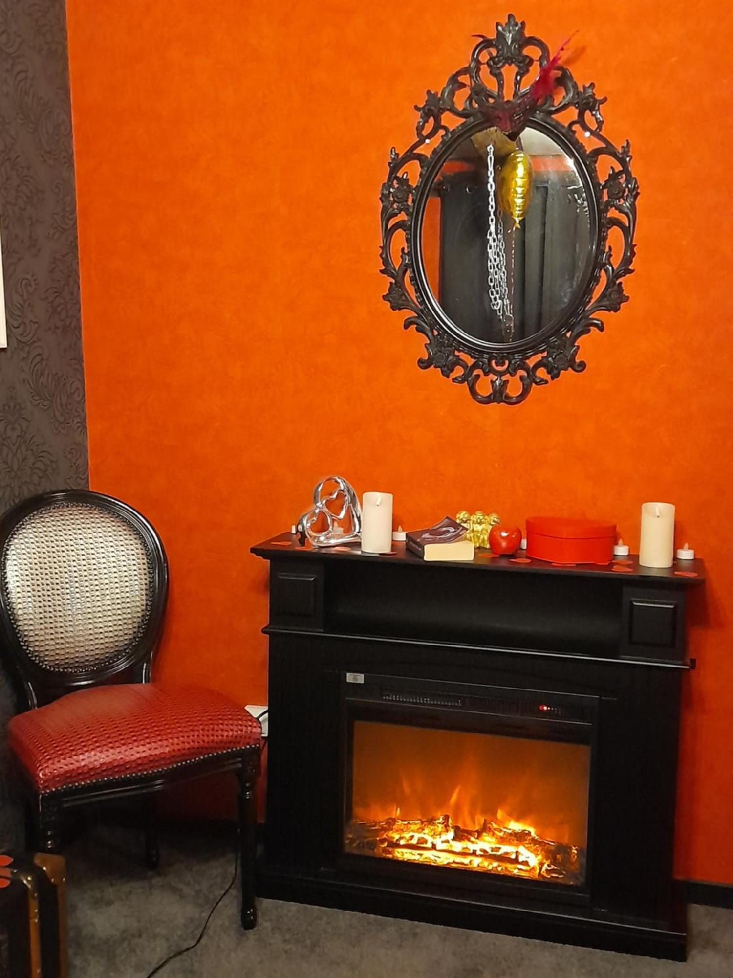 Love Room Le Rouge Et Noir Барр Экстерьер фото